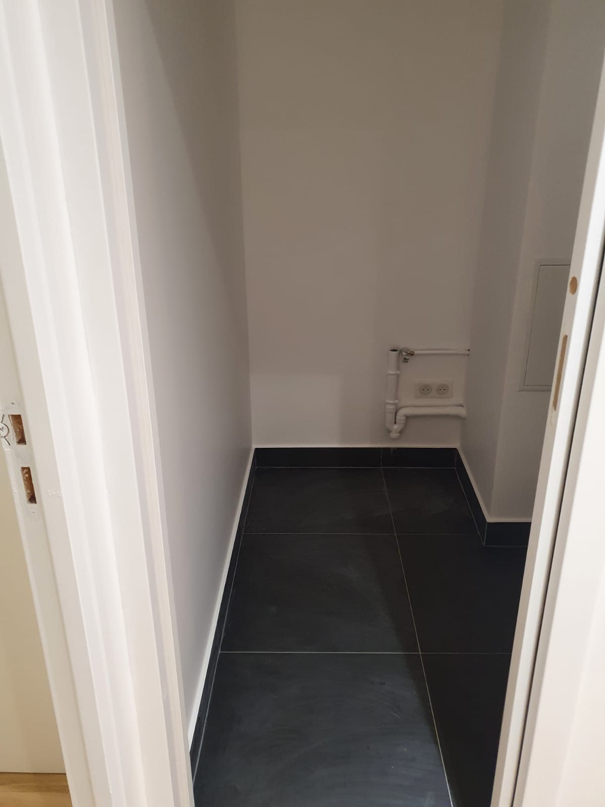 Après : pièce terminée - rénovation complète appartement Paris 12 rue Lasson