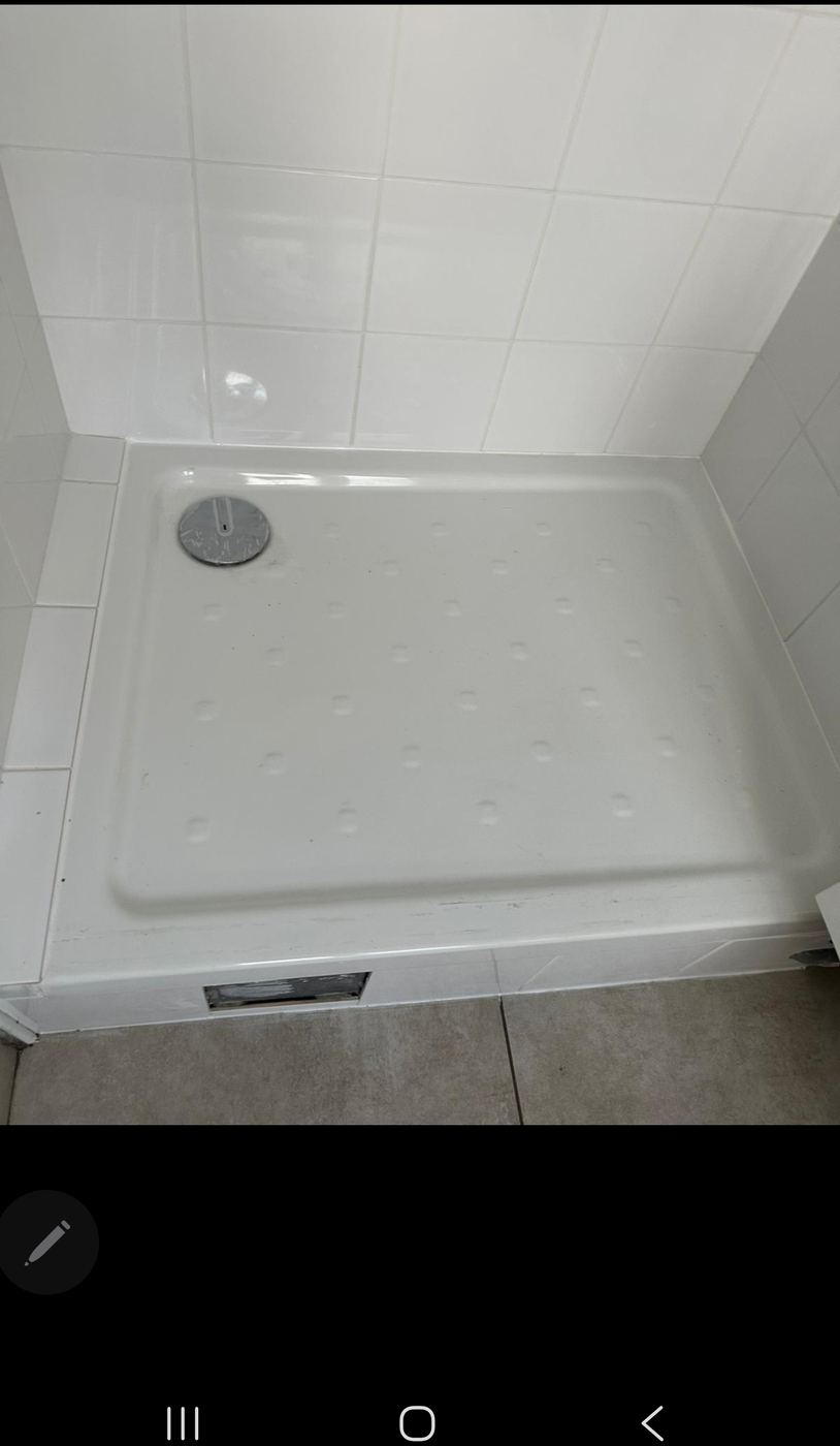 Après travaux : receveur blanc neuf