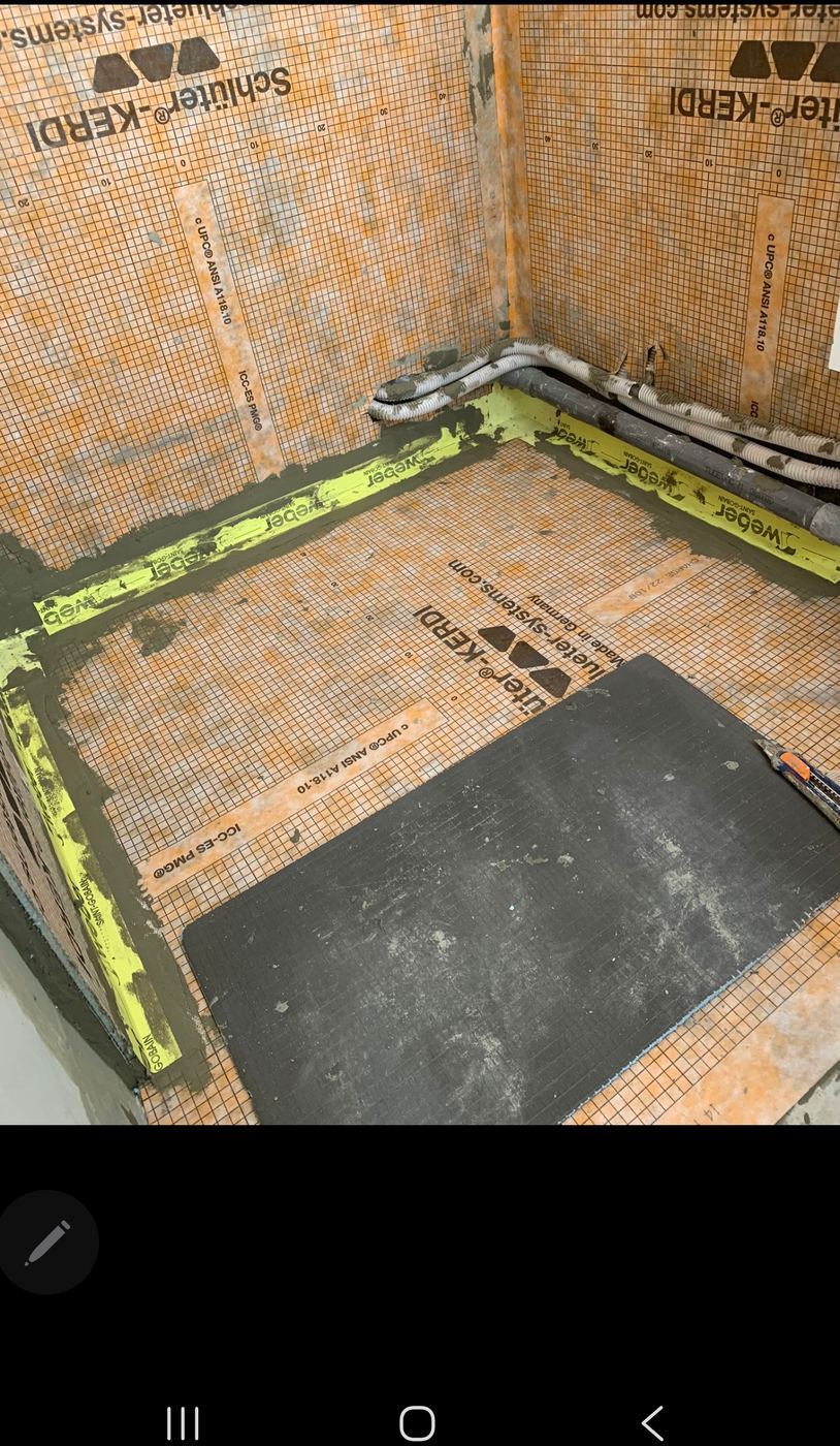 Pendant travaux : préparation du support et des relevés