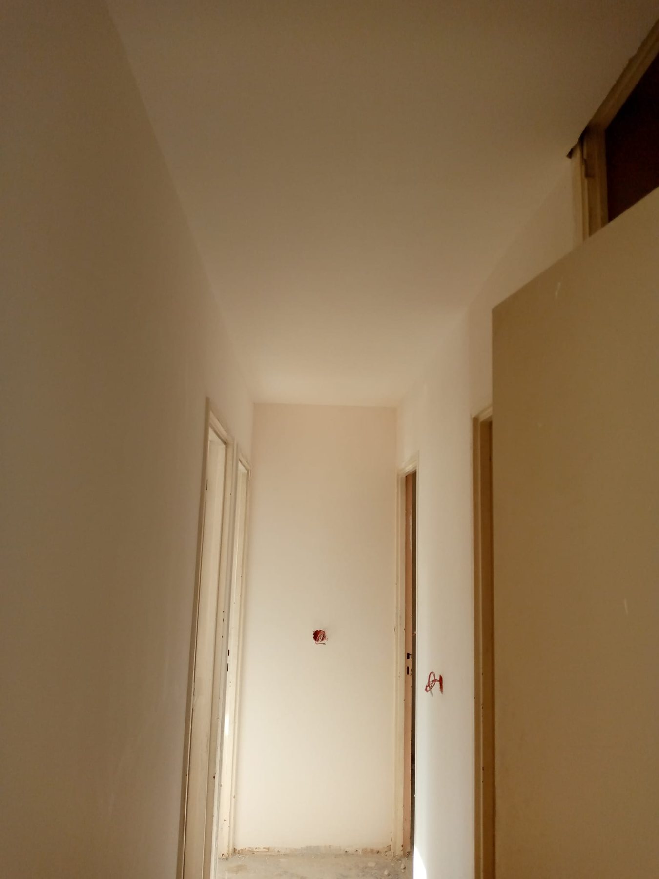 couloir en peinture rénovation appartement Paris 20