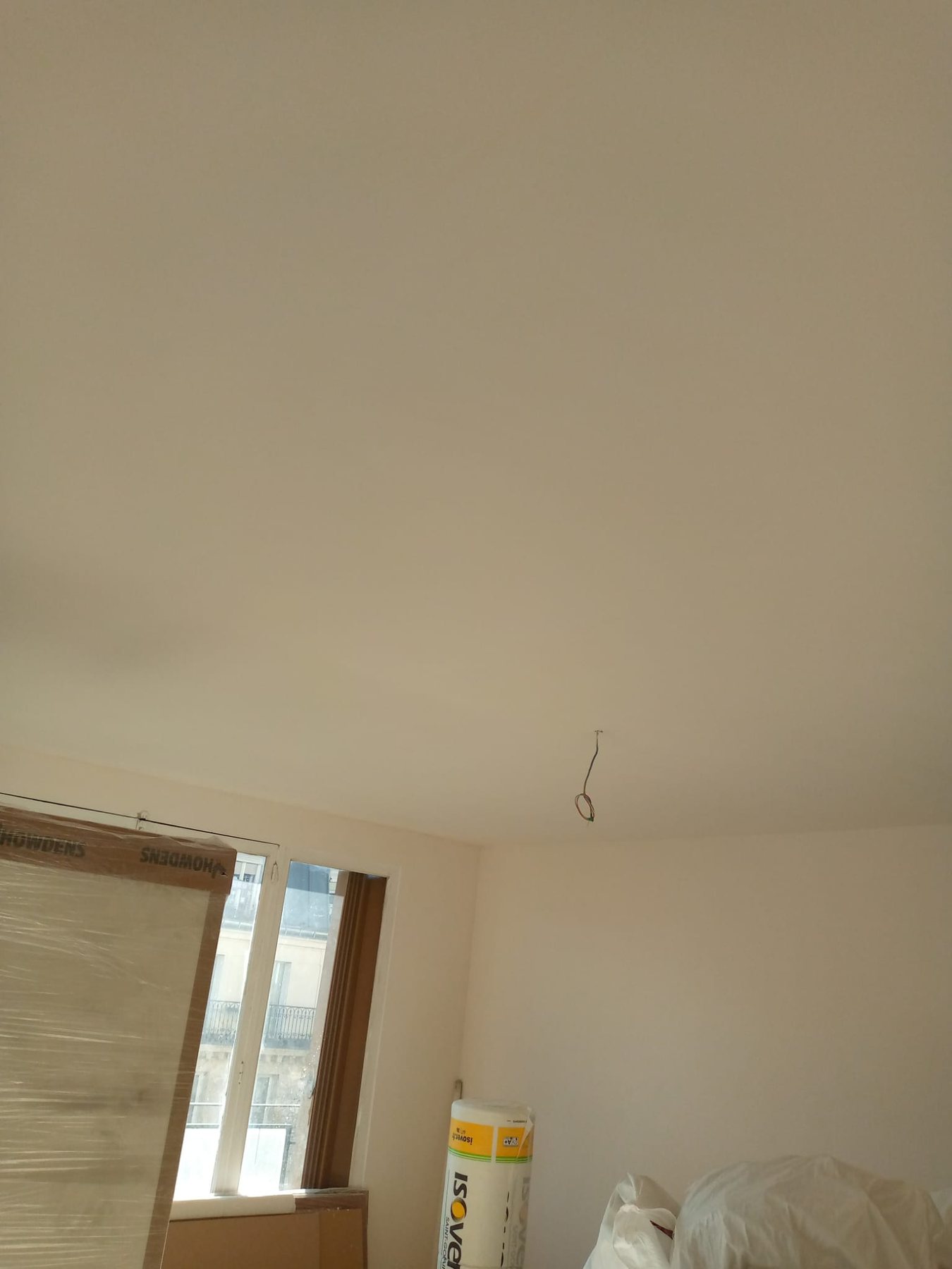 plafond et peinture en cours rénovation appartement Paris 20