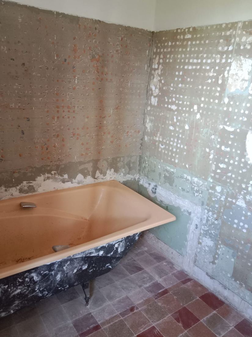 Salle de bain avant rénovation à Saint-Maur-des-Fossés