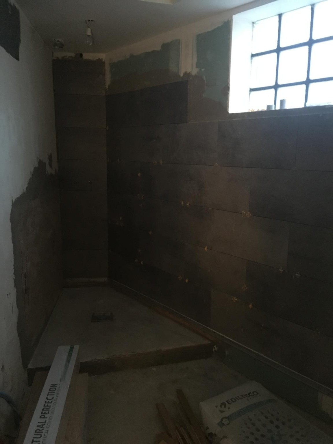 Pose de carrelage salle de bain